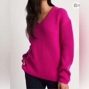 Kit and Ace Cloud Merino Oversized Cocoon V-Neck Sweater in Black Small